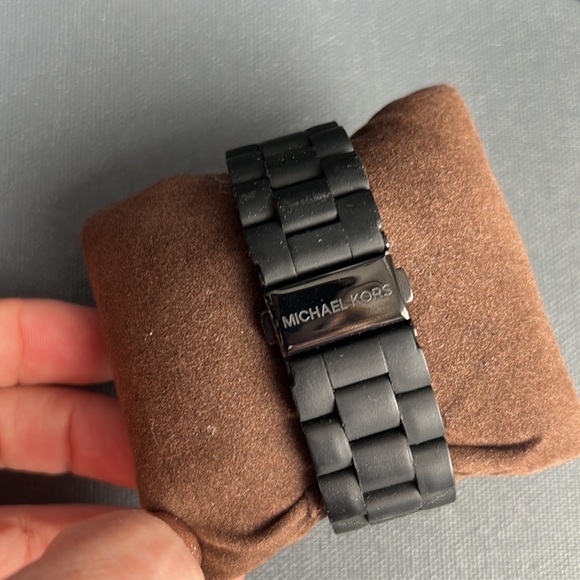 Michael Kors black crystal watch MK5512 - Picture 5 of 12